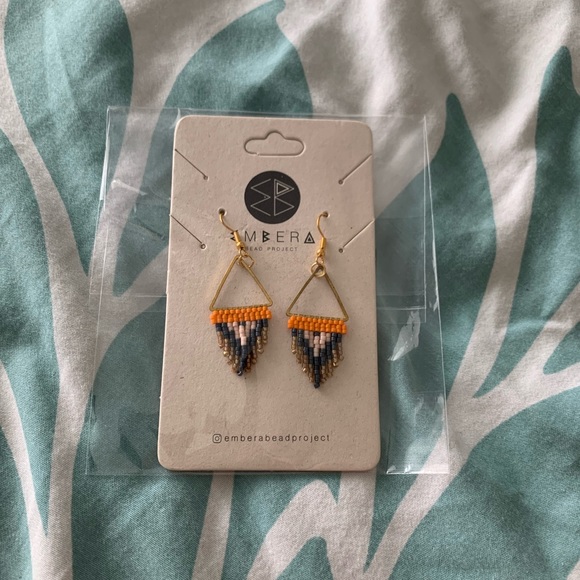 NWT / Embra Bead Project / small triangle fringe Earrings ♥️ / Indigenous beaded - Picture 2 of 2